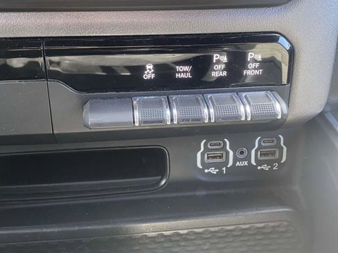 Used 2021 RAM 1500 Big Horn image 31