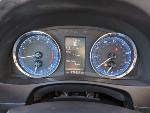 Used 2018 Toyota Corolla XLE image 30