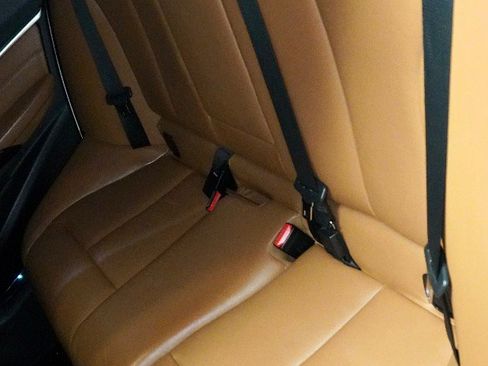 Used 2016 BMW 340i xDrive Sedan image 5