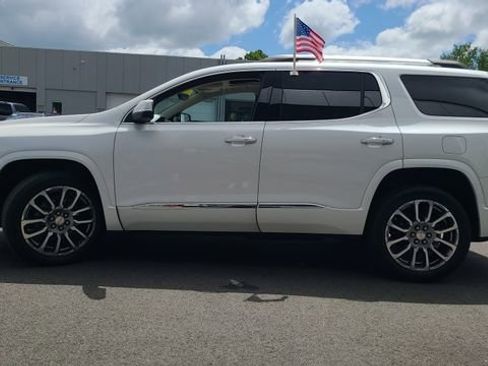 Used 2023 GMC Acadia Denali w/ Denali Ultimate Package AWD/4WD image 4