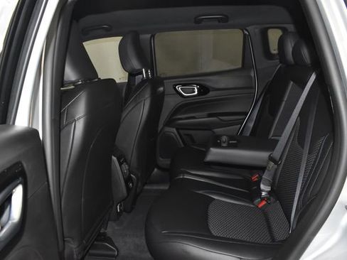 New 2026 Jeep Compass Latitude image 25