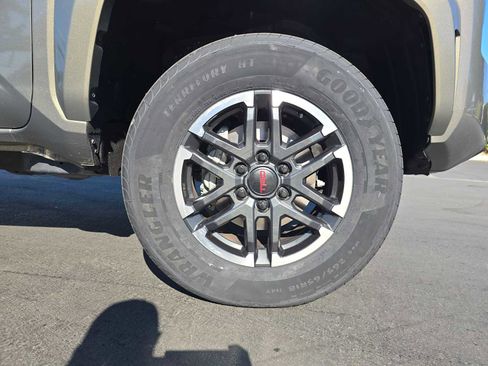 Used 2024 Toyota Tacoma TRD Sport image 9