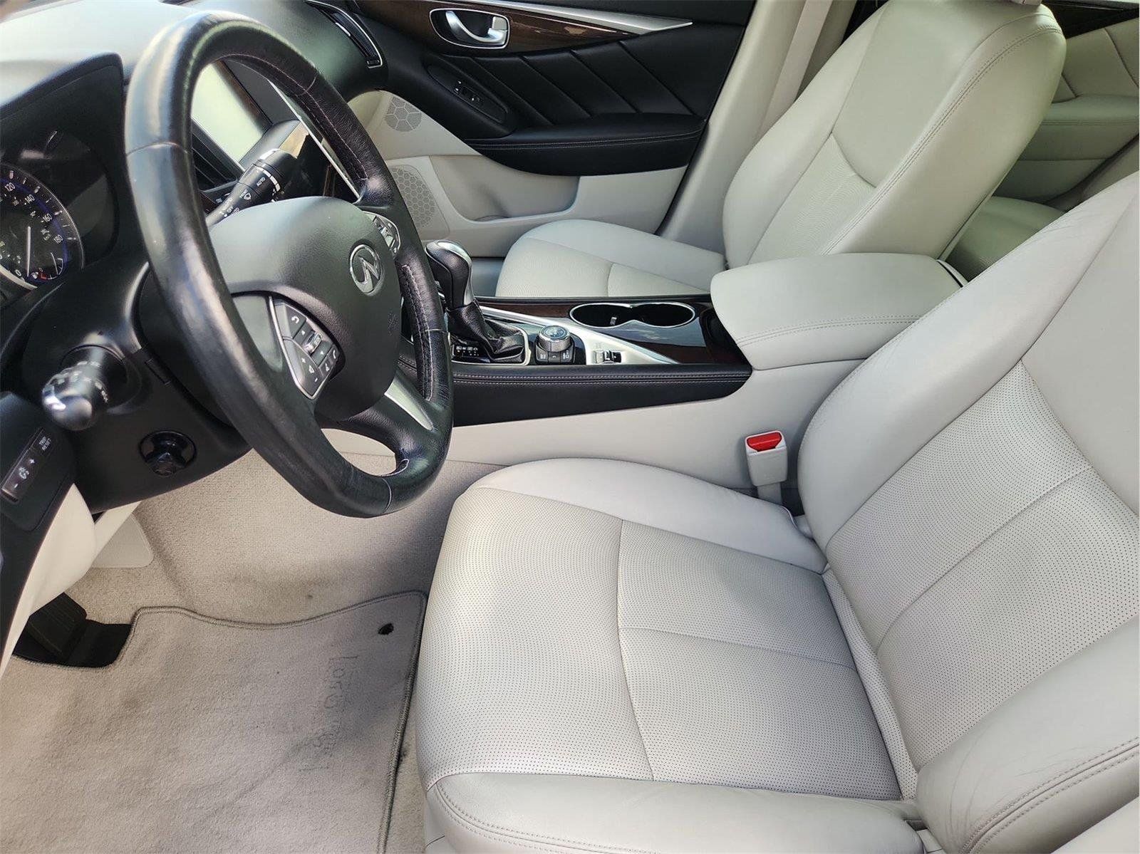 Used 2016 INFINITI Q50 3.0t Premium w/ Driver Assistance Package RWD image 20