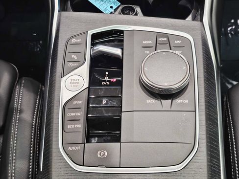 New 2025 BMW 330i xDrive Sedan w/ Convenience Package image 18