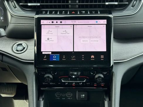 Used 2023 Jeep Grand Cherokee L Limited image 15