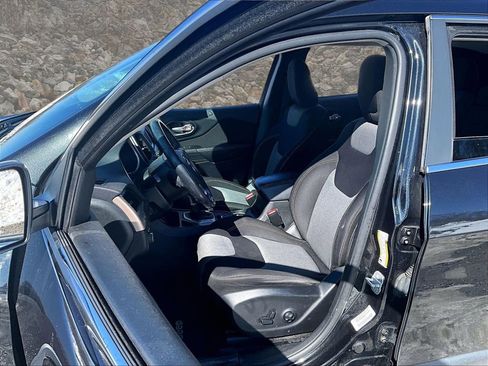 Used 2014 Jeep Cherokee Latitude w/ Comfort/Convenience Group image 22