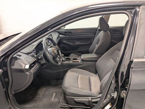 Used 2025 Nissan Altima 2.5 S FWD image 20