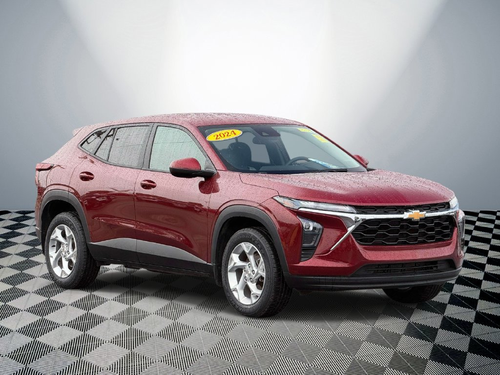 Used 2024 Chevrolet Trax LS w/ LS Convenience Package FWD image 4