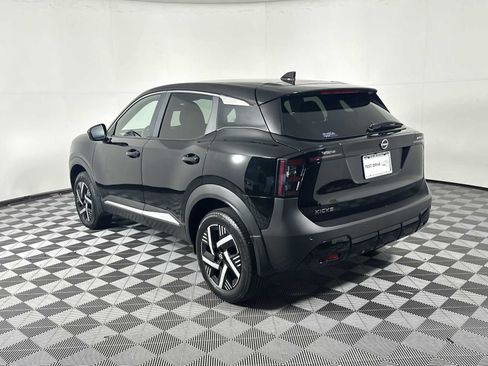 Used 2025 Nissan Kicks SV FWD image 5