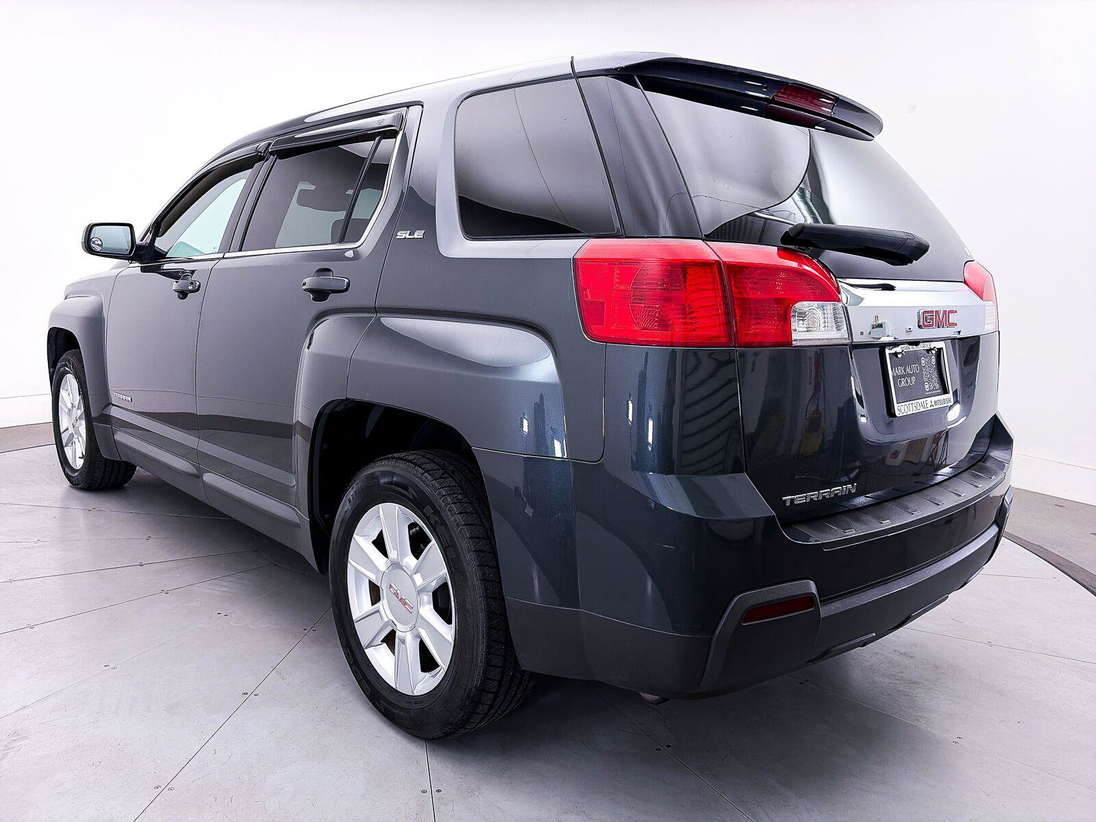 Used 2011 GMC Terrain SLE FWD image 9