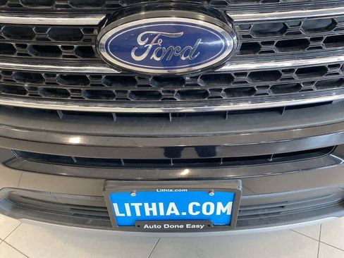 Used 2021 Ford Explorer XLT w/ Equipment Group 202A AWD/4WD image 10