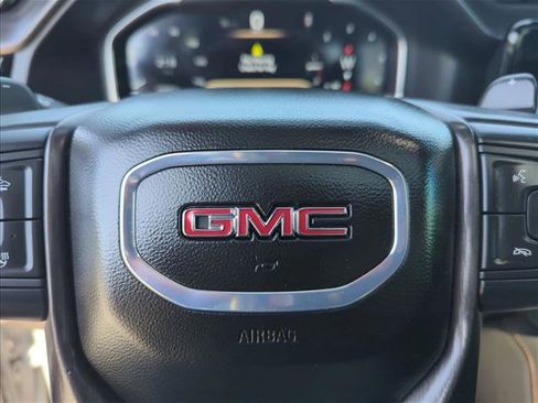 Used 2024 GMC Sierra 1500 AT4 w/ Technology Package AWD/4WD image 22