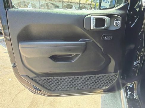 Used 2025 Jeep Wrangler Unlimited Sport AWD/4WD image 22
