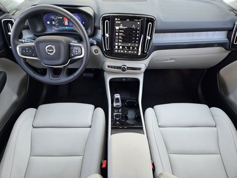 Used 2026 Volvo XC40 B5 Plus w/ Protection Package Premier image 33