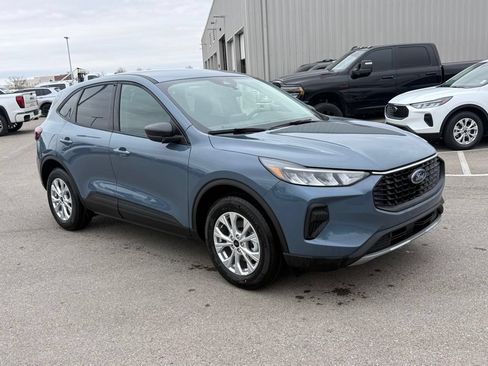 New 2026 Ford Escape Active w/ Cold Weather Package FWD image 2