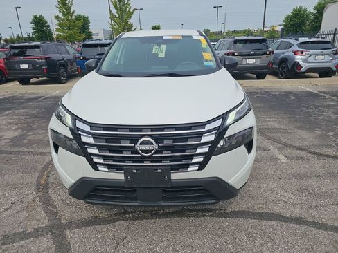 Used 2024 Nissan Rogue S FWD image 2
