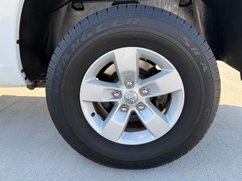 Used 2019 RAM 1500 Classic SLT image 18