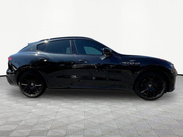 Used 2022 Maserati Levante GT AWD/4WD image 8