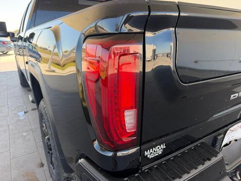 Used 2021 GMC Sierra 3500 Denali w/ Denali Black Diamond Edition image 18