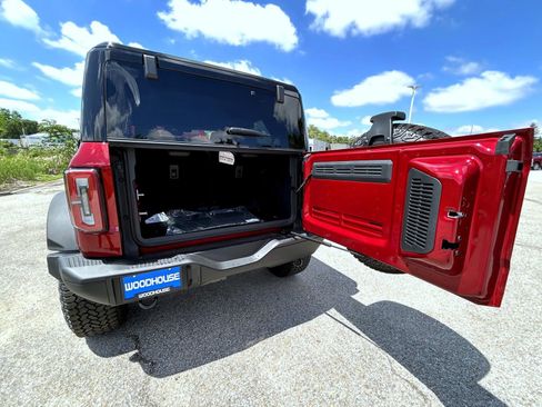 New 2026 Ford Bronco Badlands w/ Sasquatch Package AWD/4WD image 16