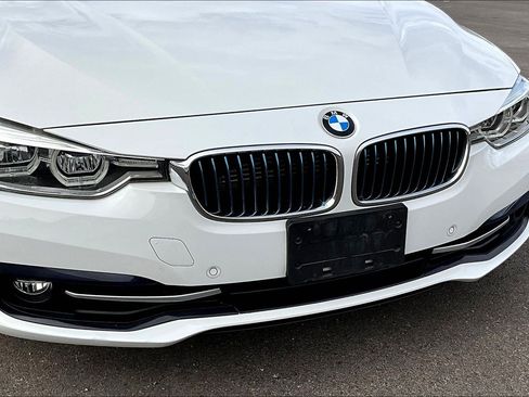 Used 2018 BMW 330e image 26