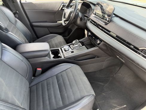 Used 2024 Mitsubishi Outlander SE AWD/4WD image 12