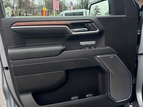 Used 2025 GMC Sierra 1500 Denali w/ Denali Reserve Package image 17