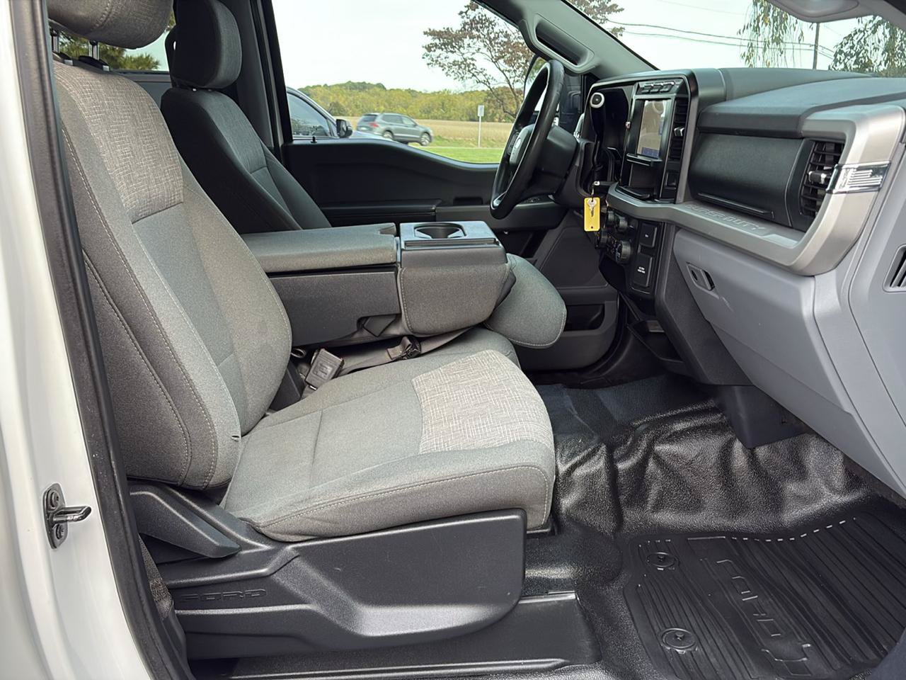 Used 2024 Ford F250 XLT w/ FX4 Off-Road Package AWD/4WD image 13