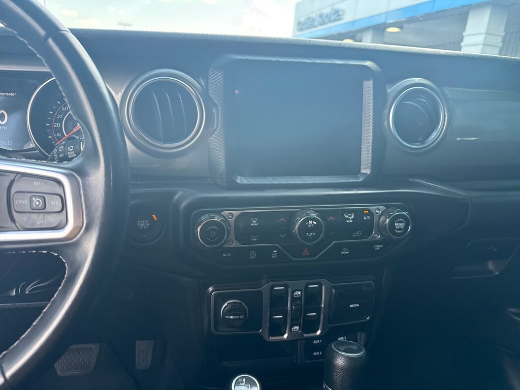 Used 2022 Jeep Wrangler Unlimited Sahara AWD/4WD image 28