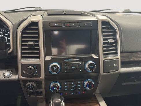 Used 2020 Ford F150 Lariat w/ Equipment Group 502A Luxury AWD/4WD image 12