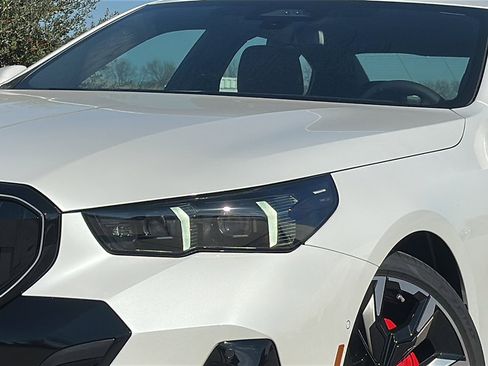 New 2026 BMW 540i xDrive w/ M Sport Package image 4