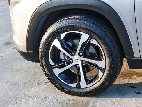 Used 2025 Chevrolet Trax RS image 9