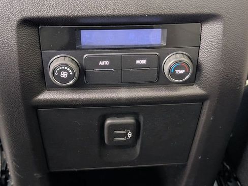 Certified 2022 Chevrolet Traverse LT image 26