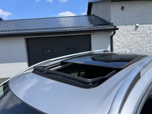 Used 2016 Volvo XC90 T6 Momentum w/ Momentum Plus Package image 9