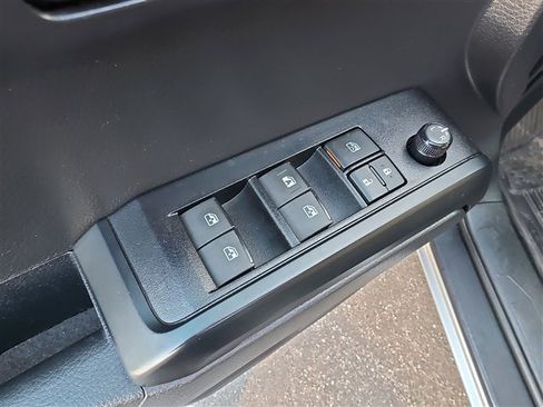 Used 2022 Toyota Tacoma SR image 15