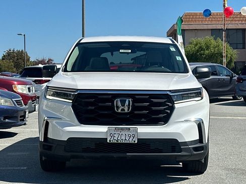 Used 2023 Honda Pilot LX image 8