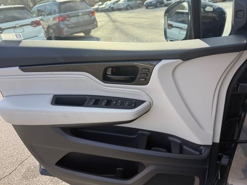 Used 2026 Honda Odyssey Elite image 32
