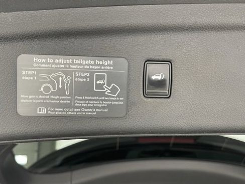 Used 2019 INFINITI QX50 Essential image 47