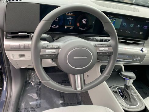 Used 2025 Hyundai Kona SEL image 28