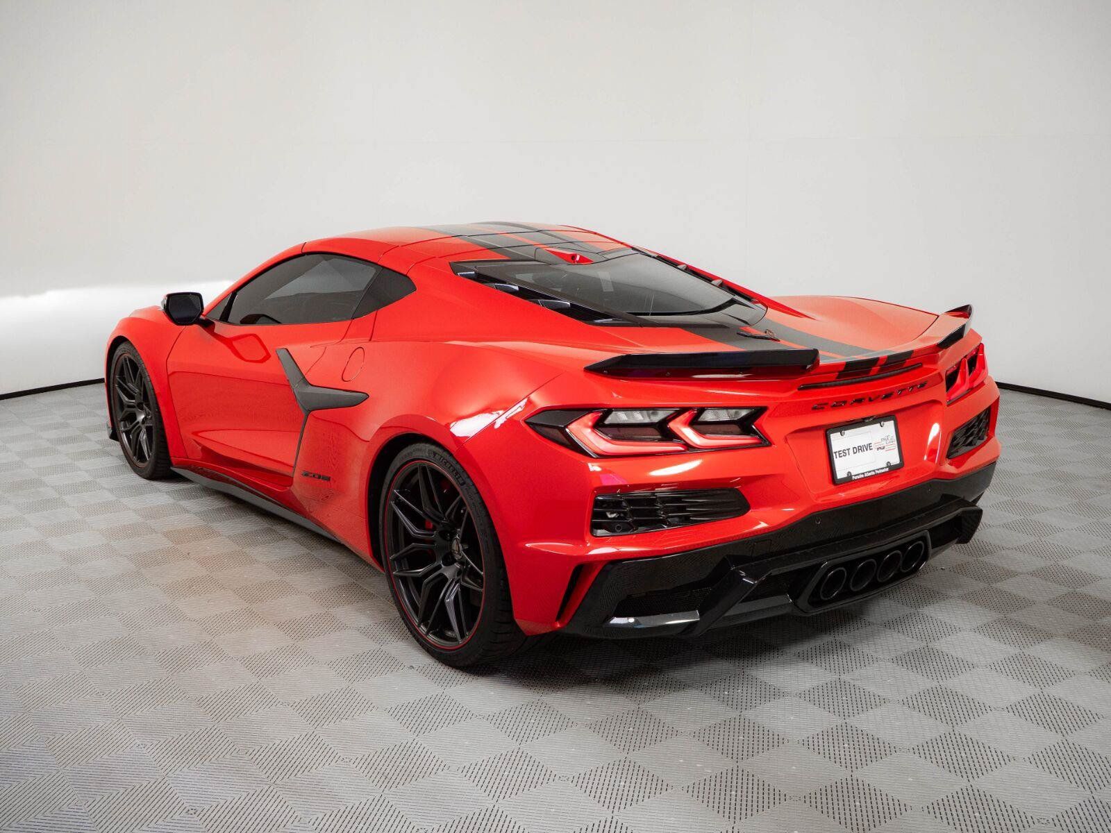 Used 2024 Chevrolet Corvette Z06 RWD image 32