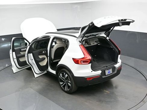 Used 2023 Volvo XC40 B5 Plus w/ Driver Assist Package AWD/4WD image 51