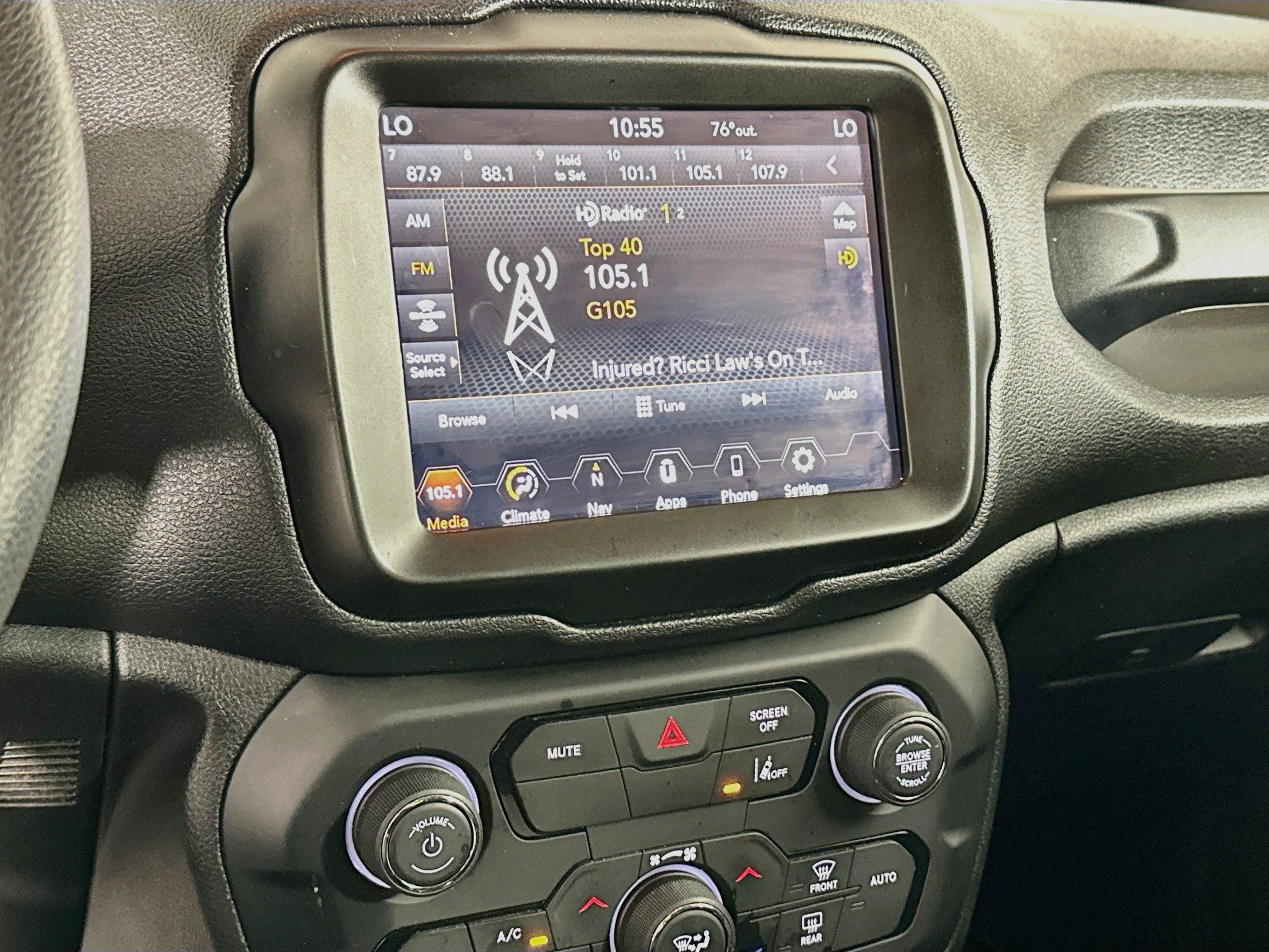 Used 2023 Jeep Renegade Latitude AWD/4WD image 21