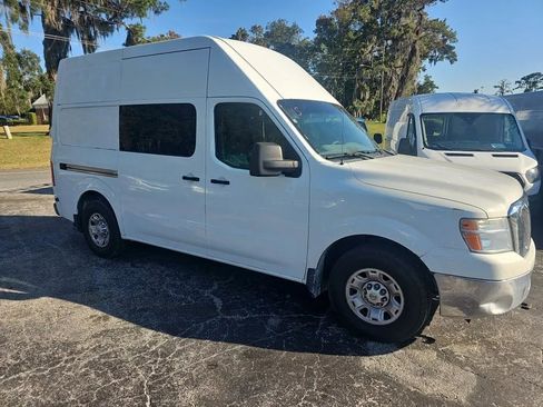 Used 2013 Nissan NV 2500 SV w/ Technology Pkg image 2
