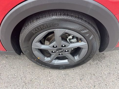 Used 2025 Kia K4 LXS image 17