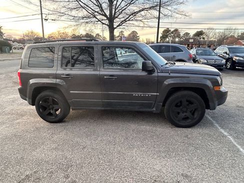 Used 2014 Jeep Patriot Sport w/ Power Value Group image 5