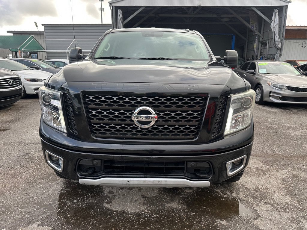 Used 2017 Nissan Titan PRO-4X w/ Pro-4x Convenience Package AWD/4WD image 3