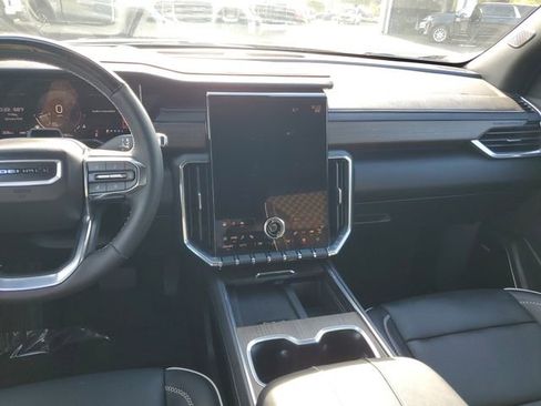 Used 2024 GMC Acadia Denali w/ Super Cruise Package image 13