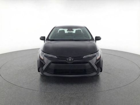 Used 2023 Toyota Corolla LE image 2