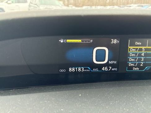 Used 2019 Toyota Prius L Eco image 10