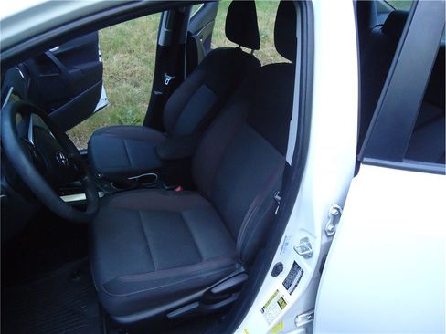 Used 2019 Toyota Corolla LE FWD image 11